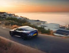 世俱杯改制-奇观！中锋变身铁闸，莱万如何用防守锁死马里的巴黎之夜