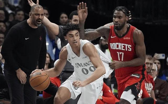 世俱杯赛程-包含火箭内讧不断,季后赛前景堪忧的词条