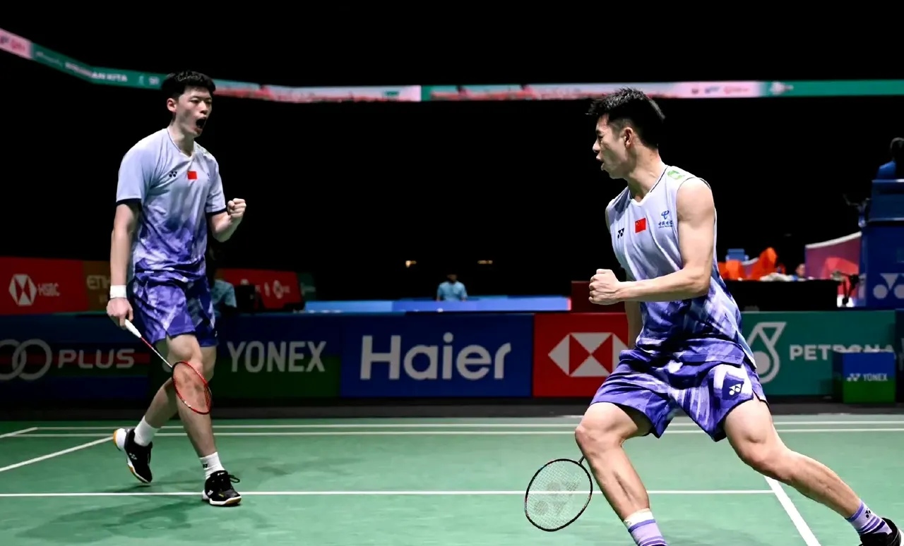 世俱杯分组-包含日本羽毛球队横扫马来西亚羽毛球队，安赛龙高光表现的词条