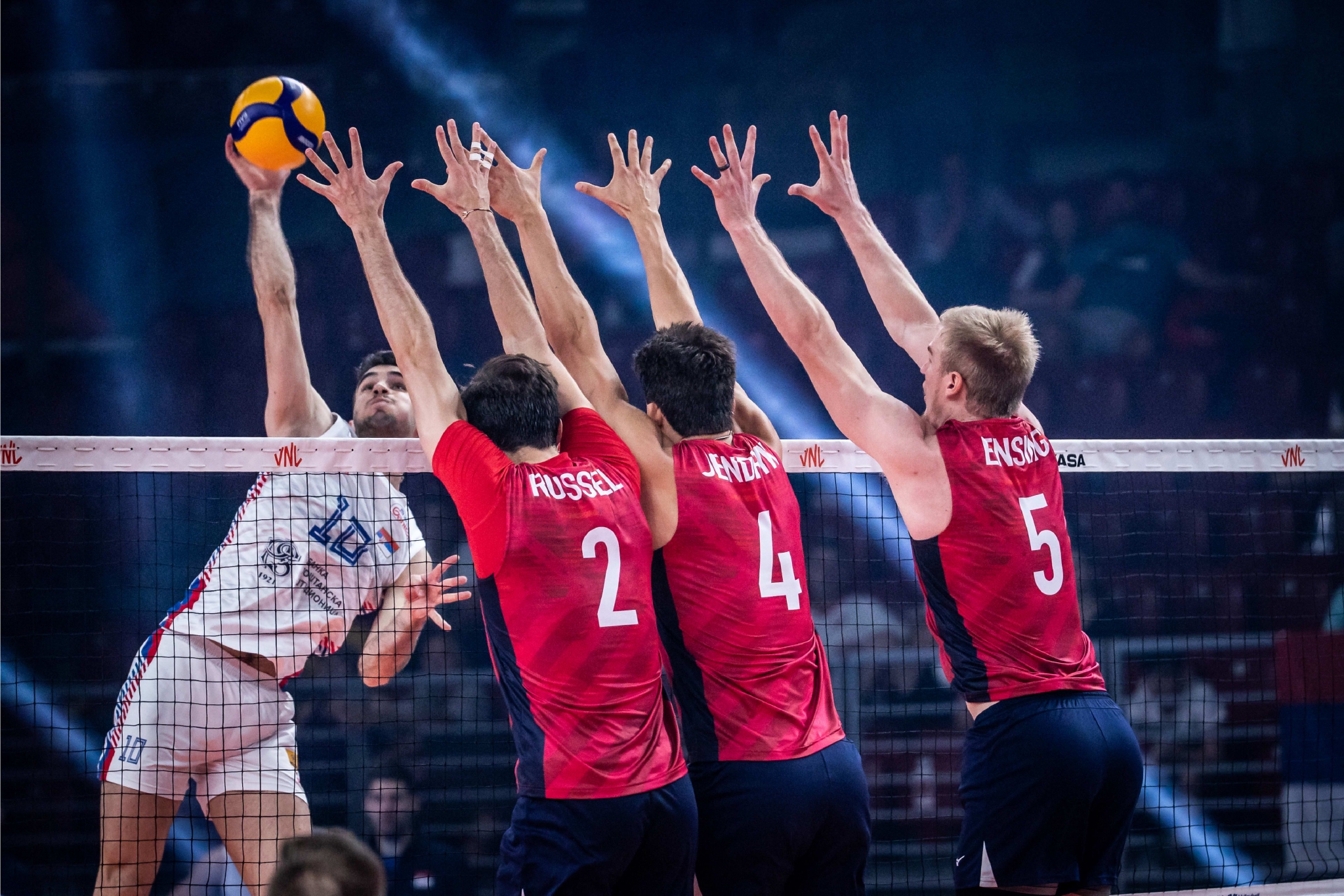 世俱杯分组-波兰完胜巴西，萨内统治全场