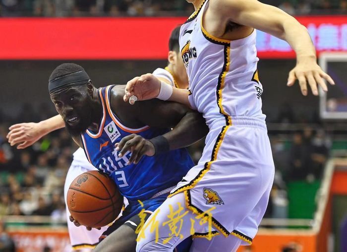 世俱杯奖金-广东队鏖战公牛，陶汉林统治全场