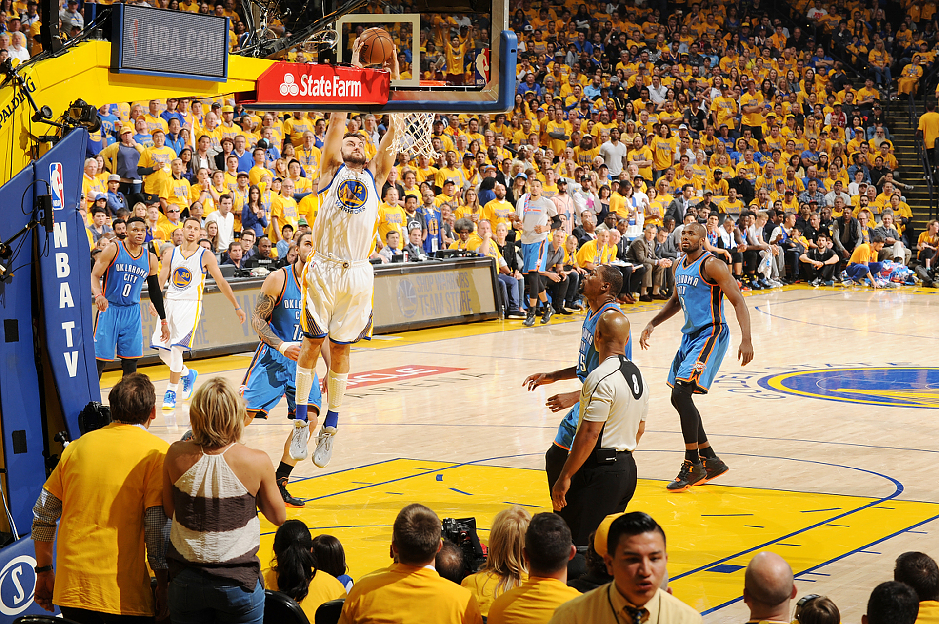 世俱杯时间-泰国队绝杀印度队，黄鸭组合点燃赛场