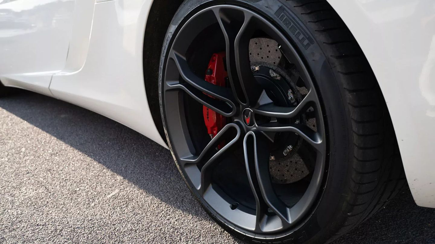 世俱杯时间-哈斯车队翻盘迈凯伦，汉密尔顿高光表现